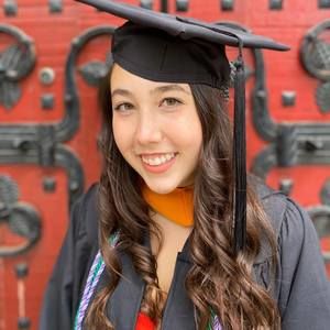 Meet your Posher, Julissa